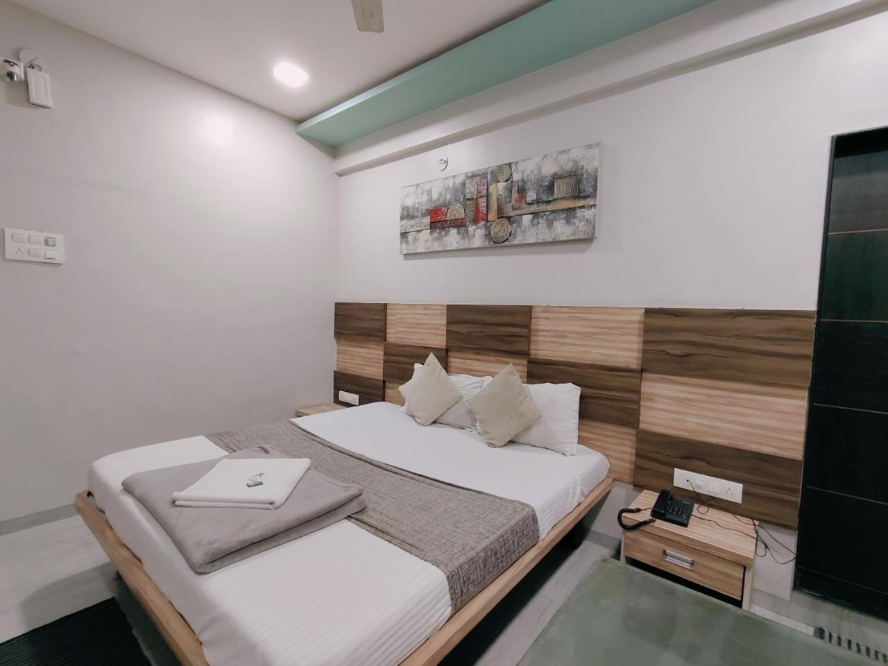 Hotel Pragati Inn Ahmednagar Exteriér fotografie