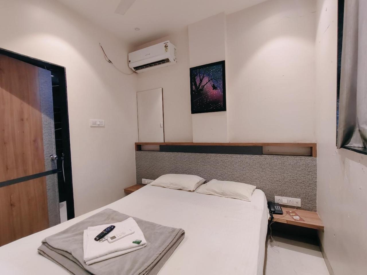 Hotel Pragati Inn Ahmednagar Exteriér fotografie