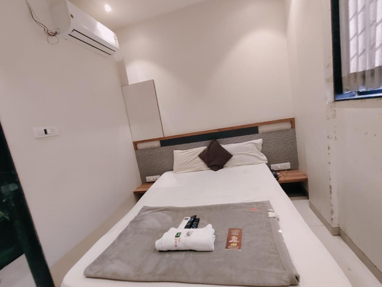 Hotel Pragati Inn Ahmednagar Exteriér fotografie