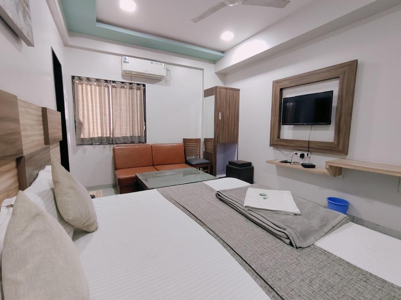 Hotel Pragati Inn Ahmednagar Exteriér fotografie