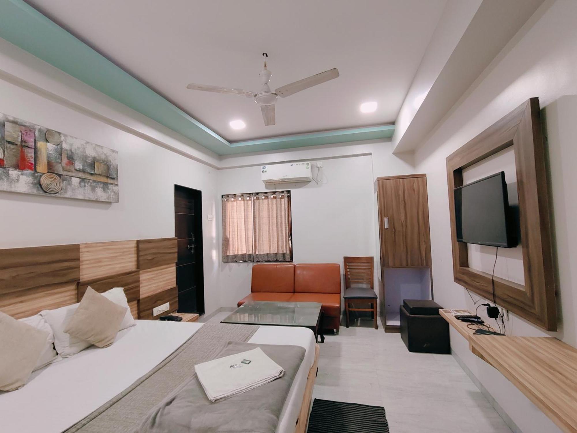 Hotel Pragati Inn Ahmednagar Exteriér fotografie