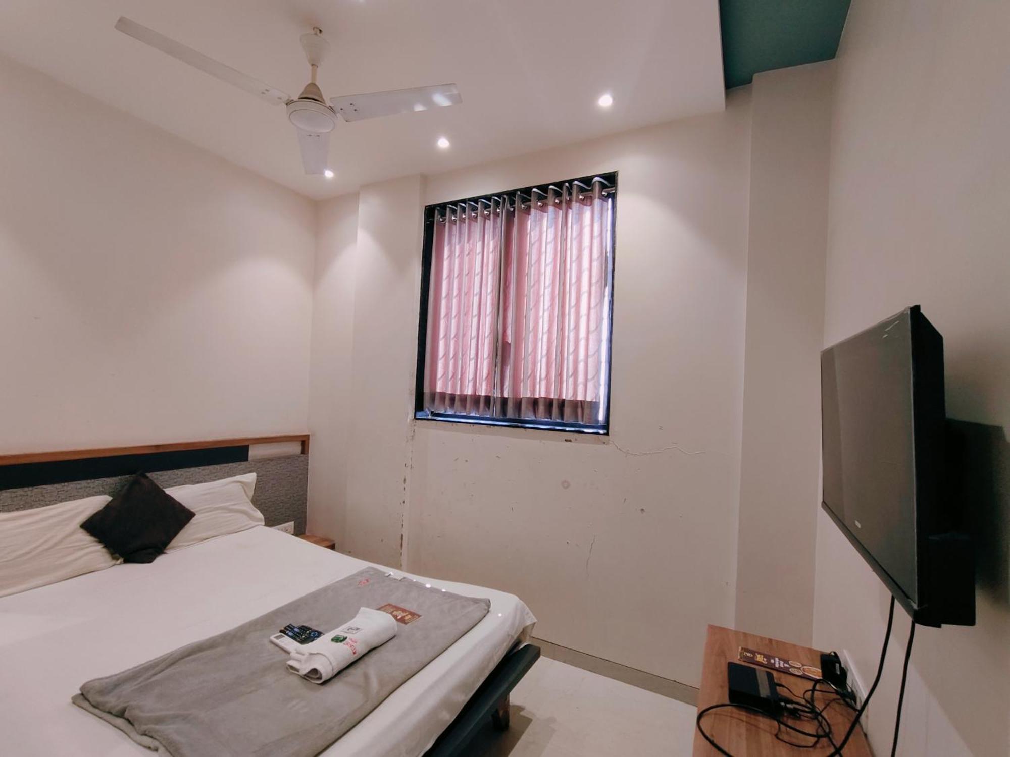 Hotel Pragati Inn Ahmednagar Exteriér fotografie