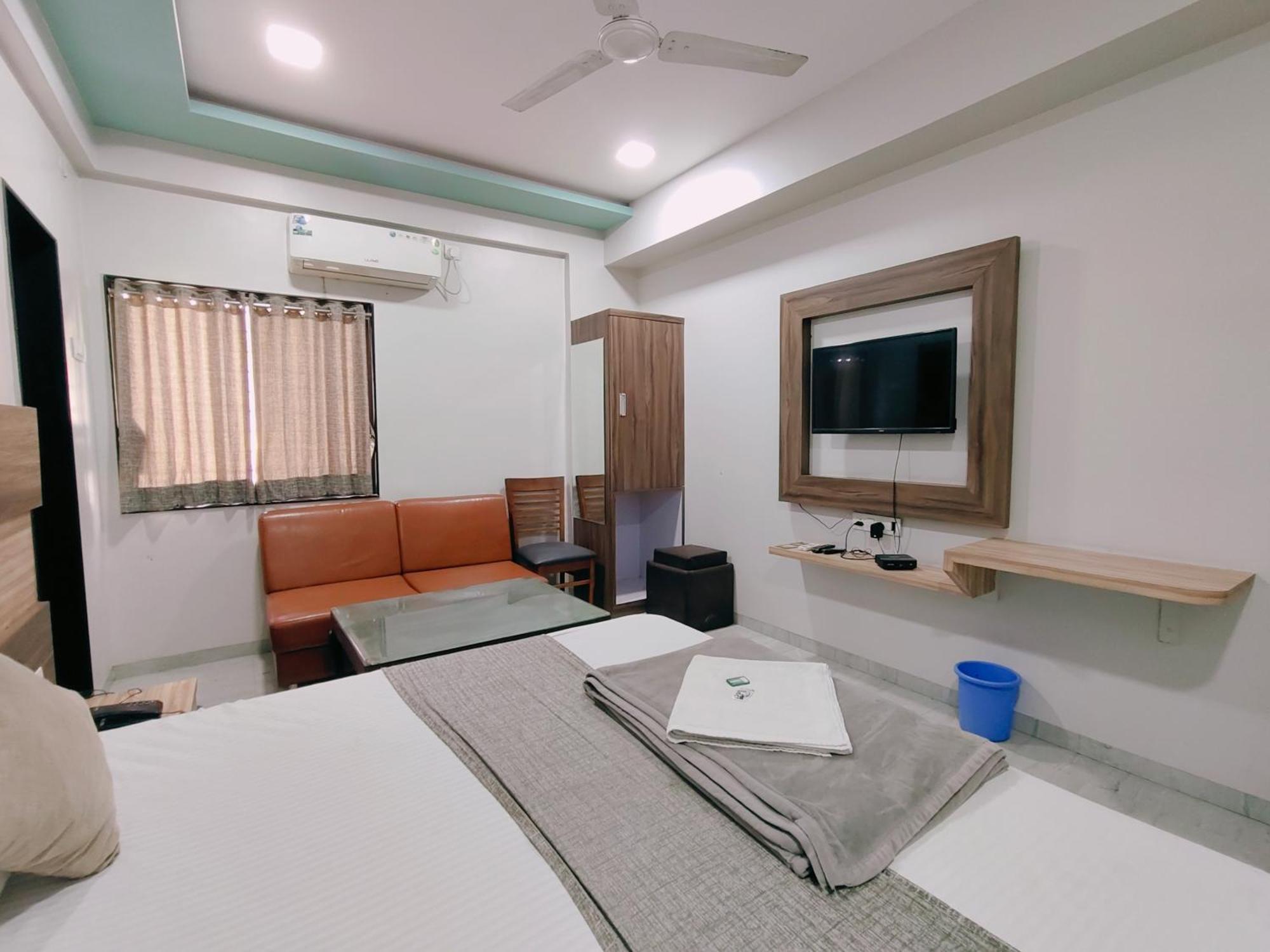 Hotel Pragati Inn Ahmednagar Exteriér fotografie