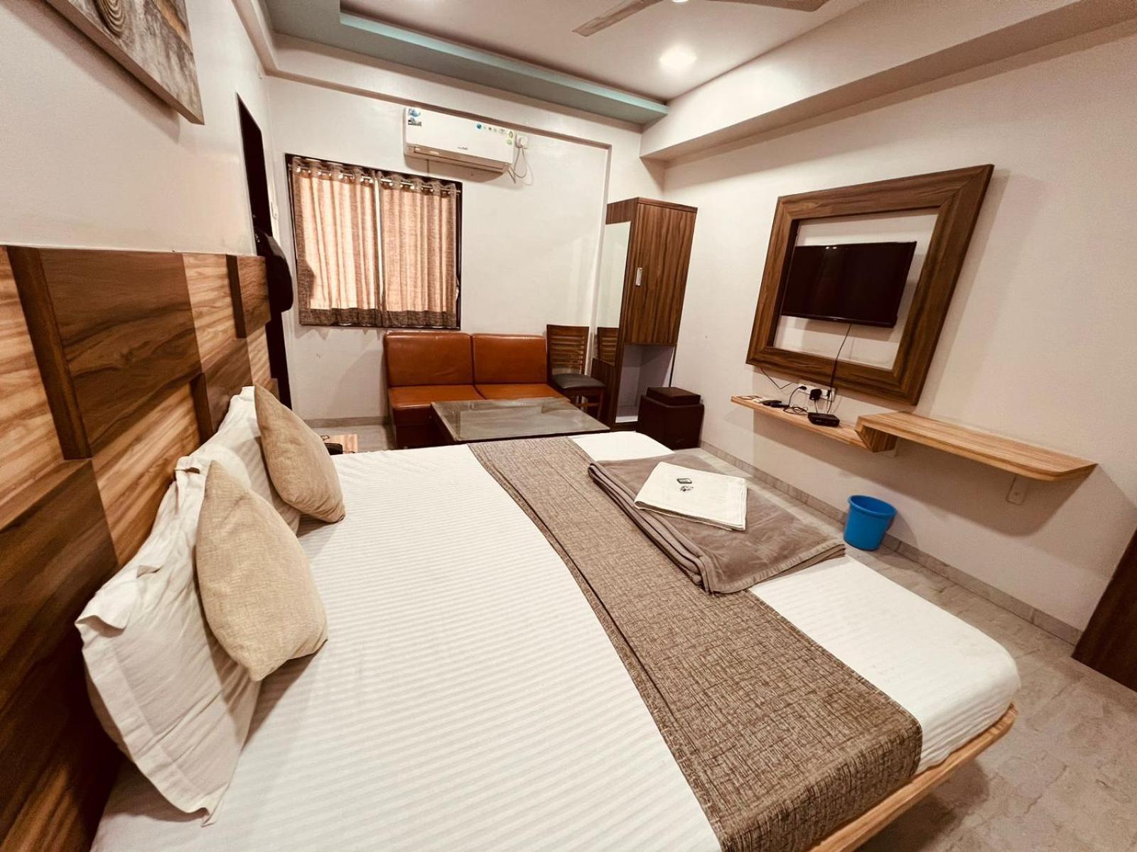 Hotel Pragati Inn Ahmednagar Exteriér fotografie